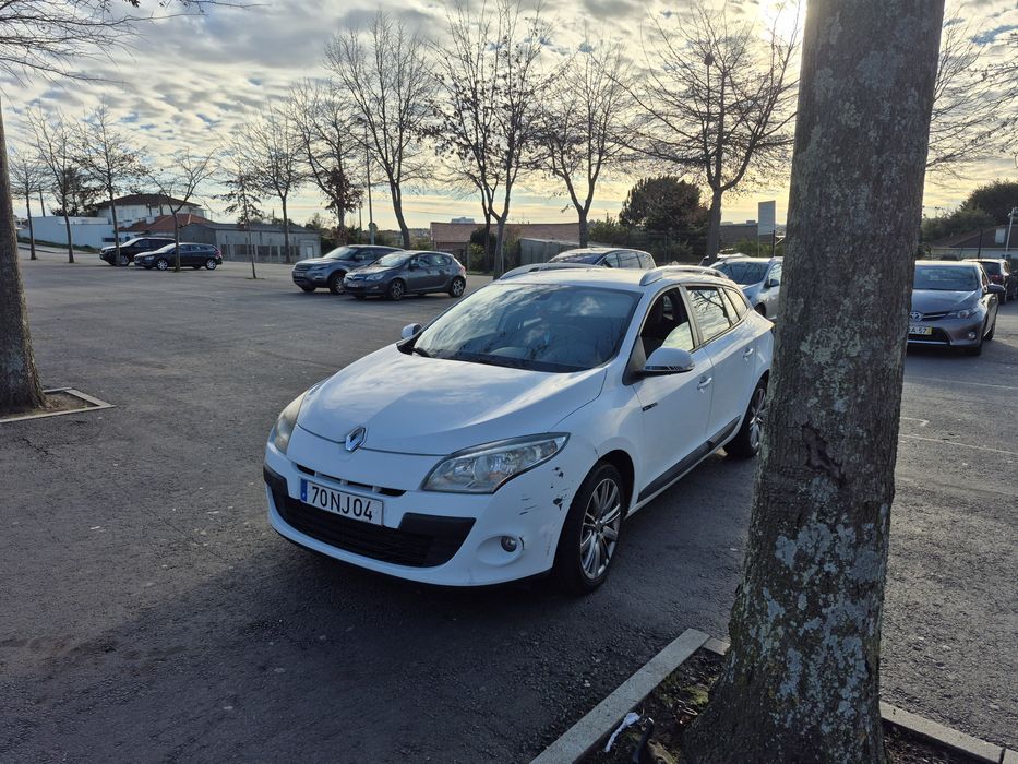 Troco por carro de 6 ou 7 lugares