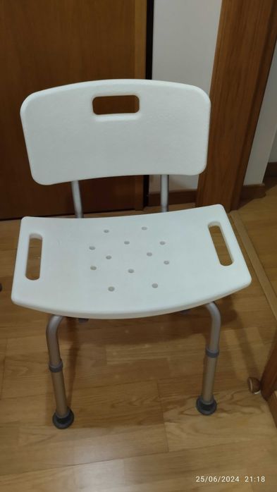 Cadeira auxiliar para banho