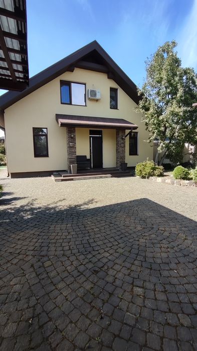 Продаж будинку в передмісті