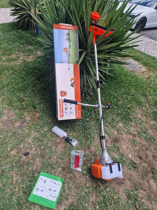 Roçadora 2 em 1 novo
De cilindrada 62 nova