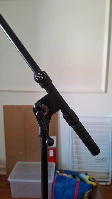 2x tripé de microfone K&M 259 com braço, meia altura