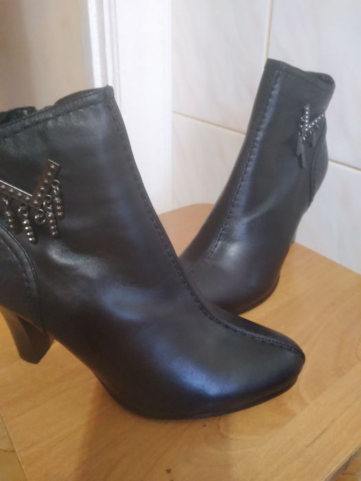 Продам жіночі осінні черевички