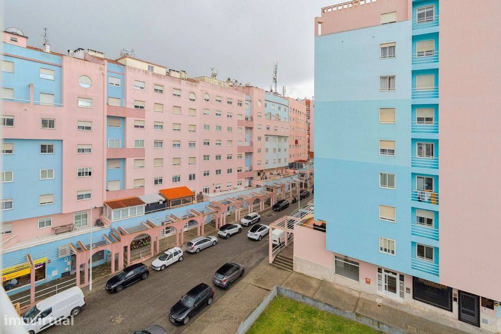 Santa Marta / Corroios - Apartamento T3 — Corroios, Setúbal
