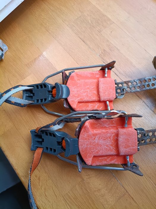 Raki Petzl Charlet automaty