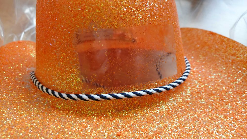 kapelusz z plastiku pomarańczowy karnawał bal przebierańców