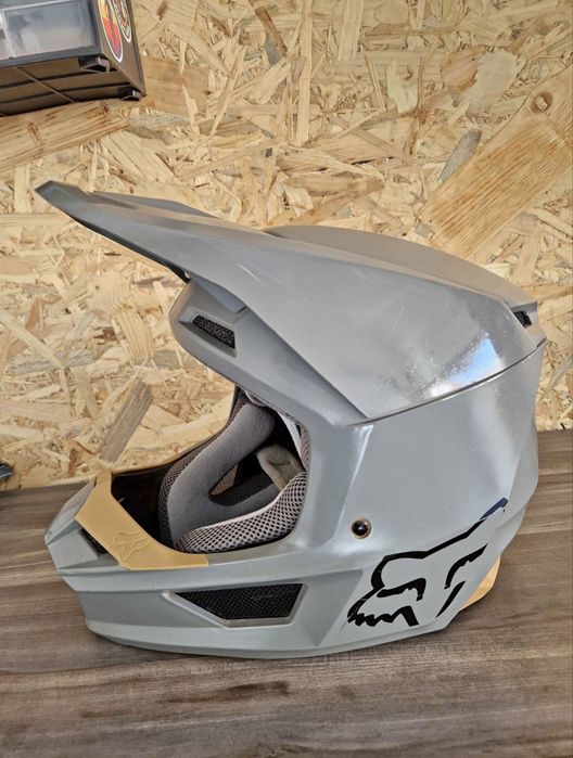 Capacete fox v1