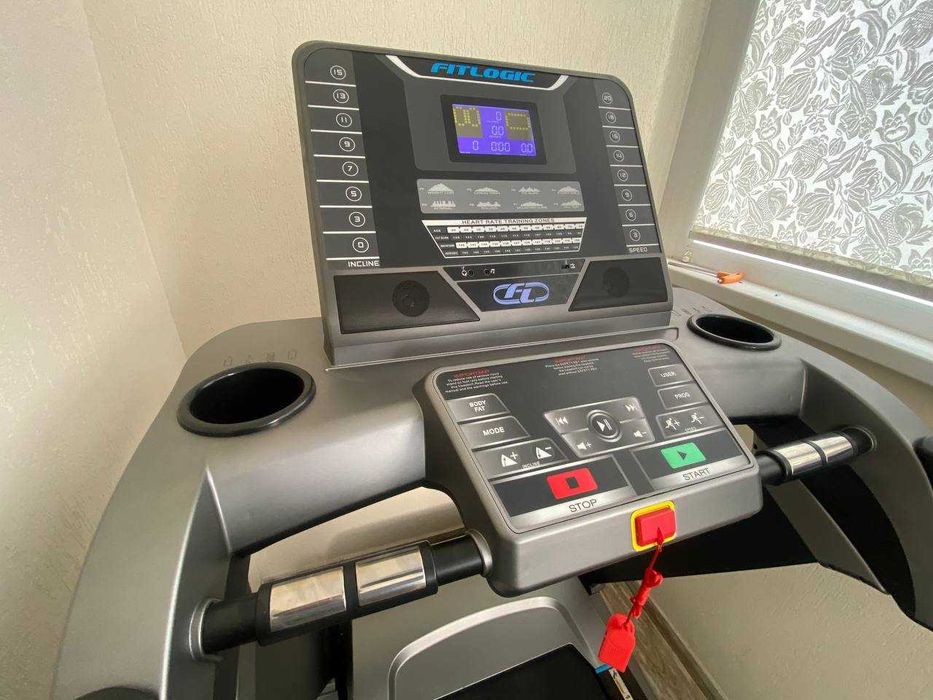 Бігова доріжка FitLogic T18C - вживана