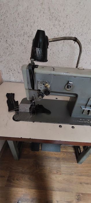 Продам промышленную швейную машину Подольск 3823 класс
