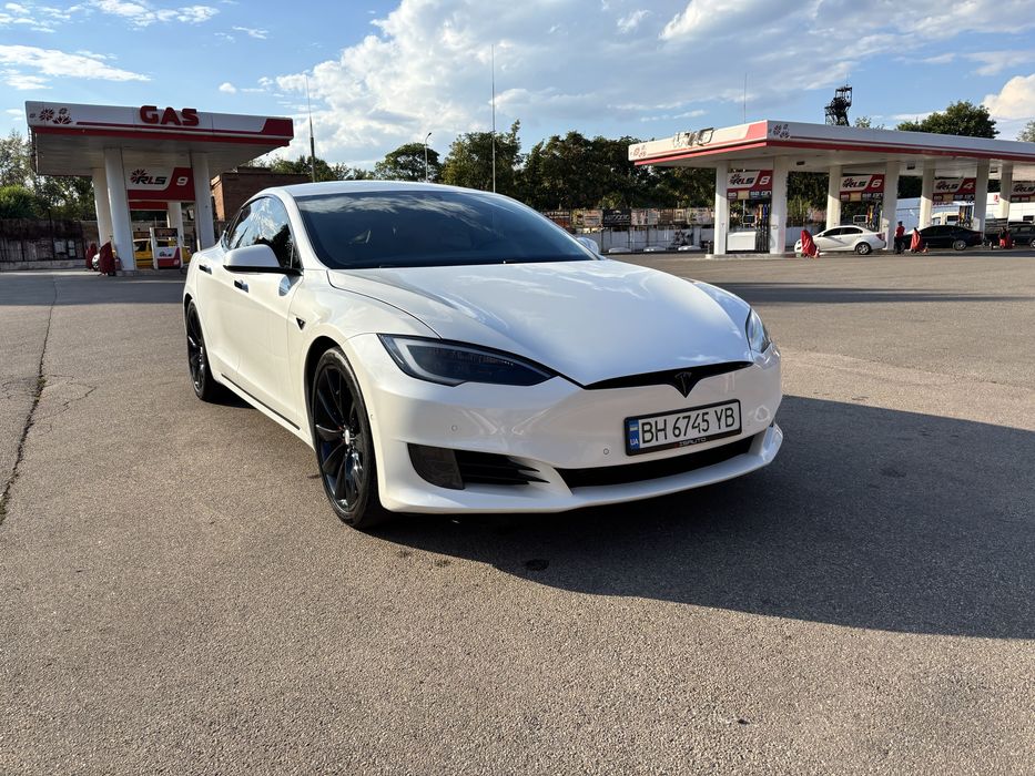 Tesla model S 75