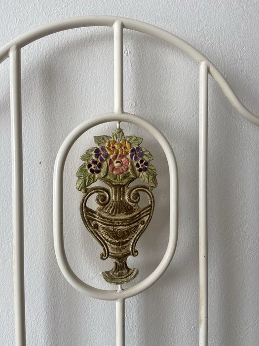 Cama de casal de ferro branco