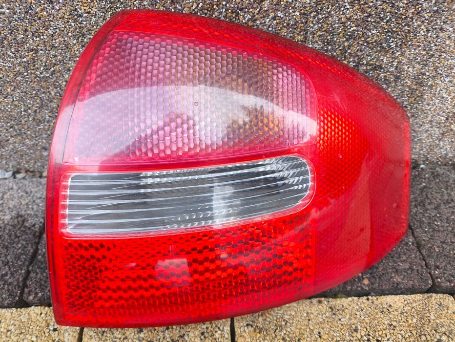 Lampa Tylna Prawa Audi A6 C5 Sedan Lift