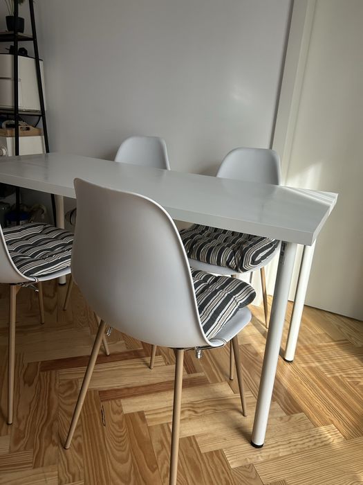 Mesa c/ 4 cadeiras
