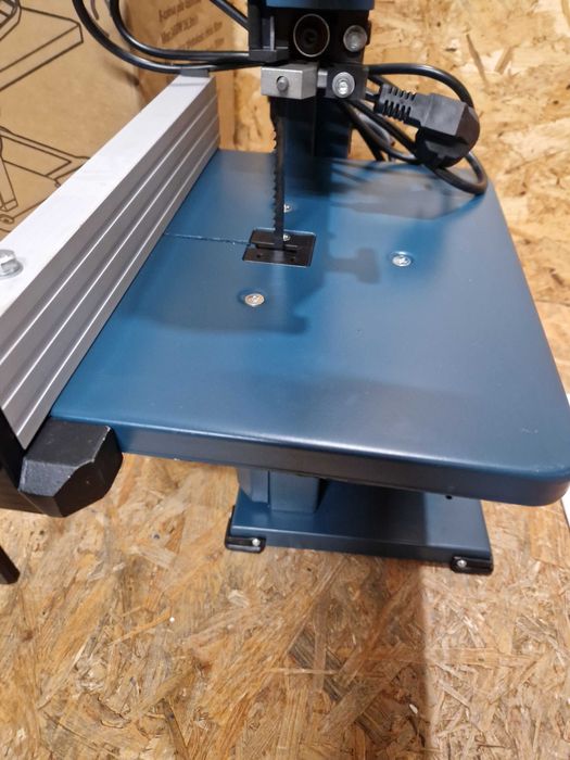 Piła Taśmowa BULL Tek 2450 W BT 1270 Głębokość Cięcia 80 mm Stół 0–45