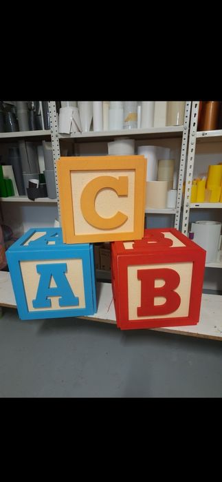 Letras/formas em esferovite