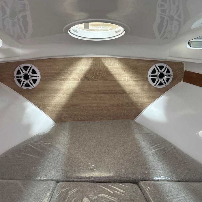 Gotowy biznes: produkcja łodzi DELFIN 435 – formy, kontakty know how