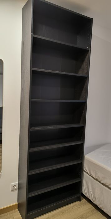 Estante preta BILLY Ikea com extensão