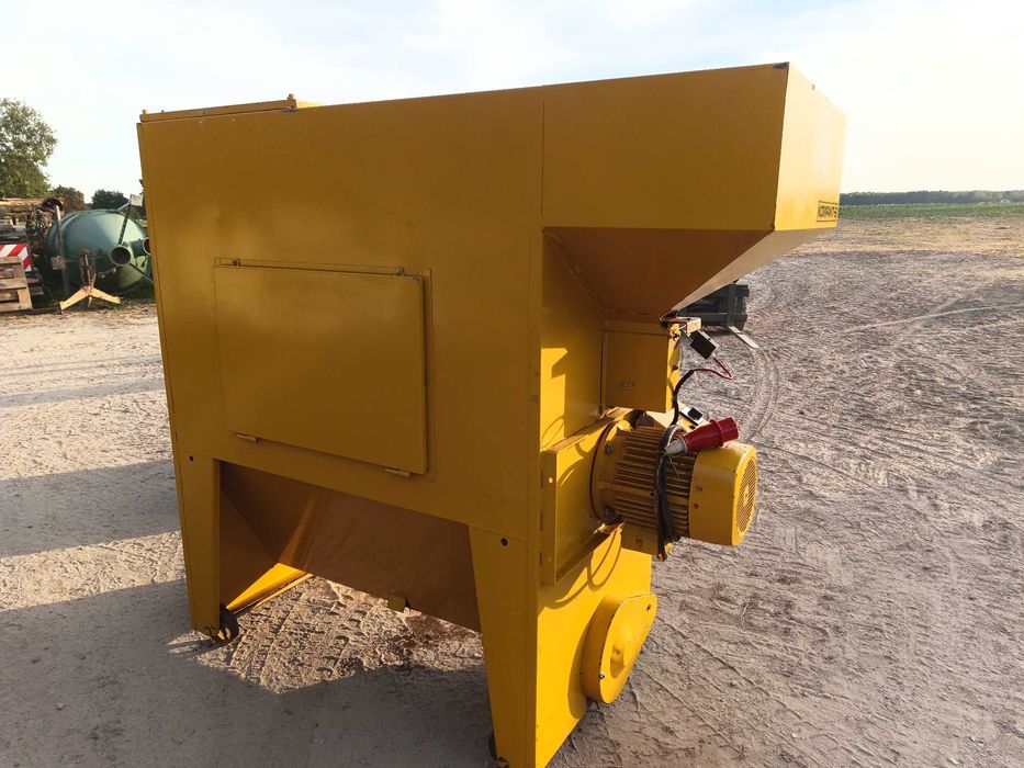 gniotownik mieszalnik śrutownik bijakowy 7,5KW niemiecki