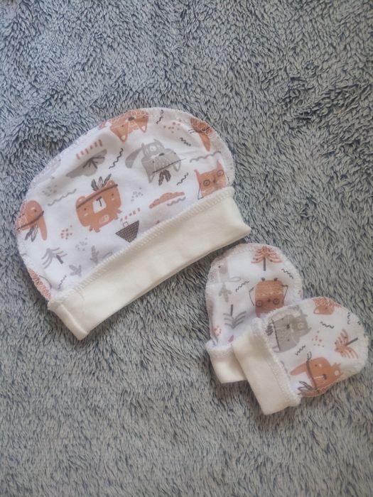 Шапочка з царапками