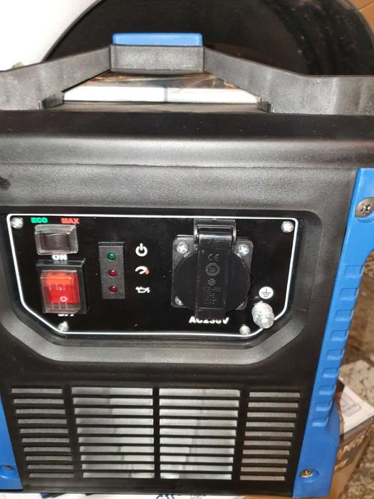 Бензиновый инверторный генератор