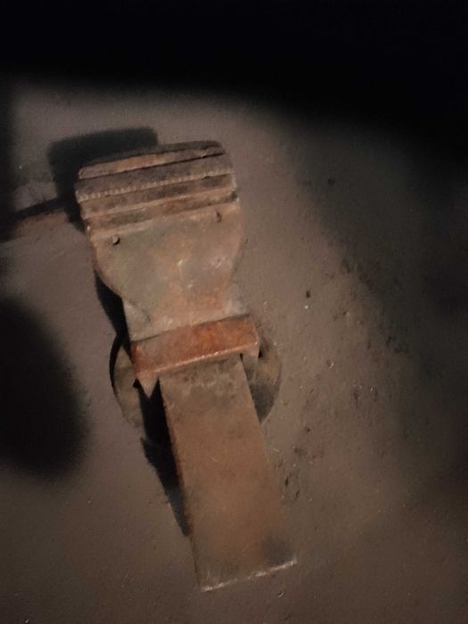 Продам Тиски слесарные