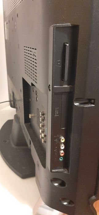 Cyfrowy telewizor LCD SONY Bravia KDL 32L4000 pilot i kabel zasilający