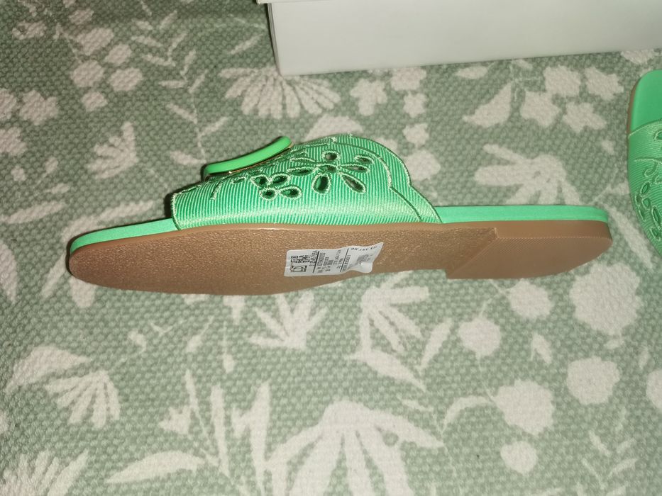 Chinelas verdes Lança Perfume novas