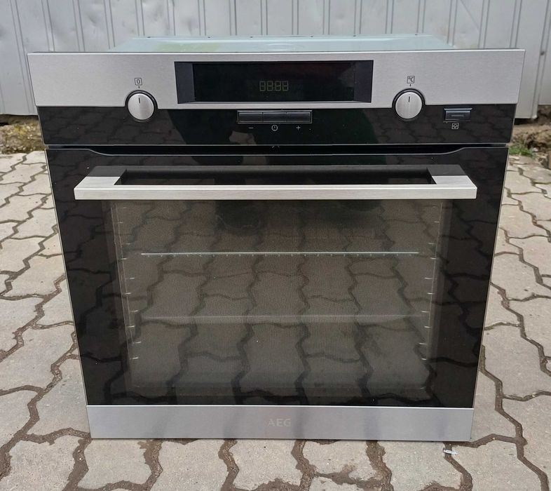 AEG 6000 SteamBake Вбудована Духова шафа духовка BER455120M 71 л пар