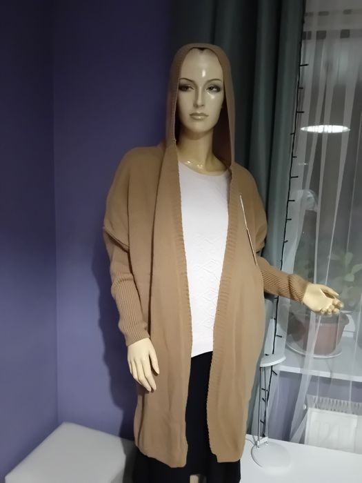 Sweterek z kapturem oversize-chaber