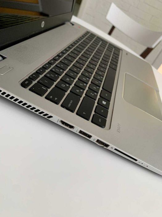 Ноутбук HP ENVY 15-j040er