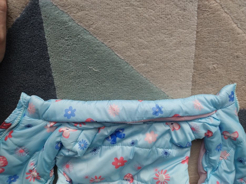 Bezrękawnik z kapturem rozmiar 98 - stan BDB - piękny