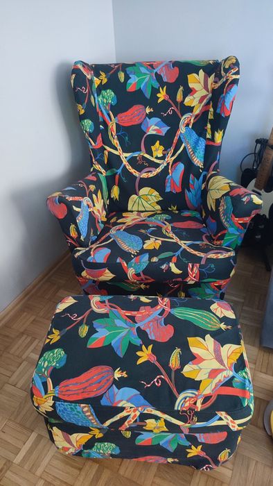 Fotel uszak ikea z podnóżkiem i dodatkowym pokrowcem.