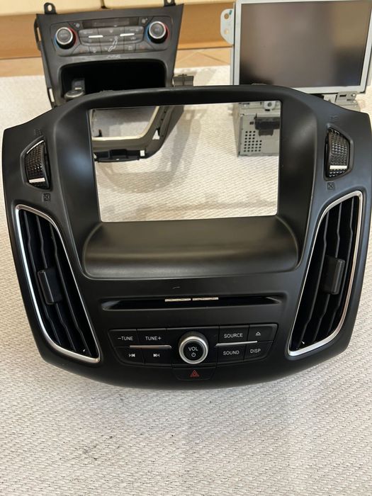 Торпеда магнітофон екран Ford focus 3 рестайл