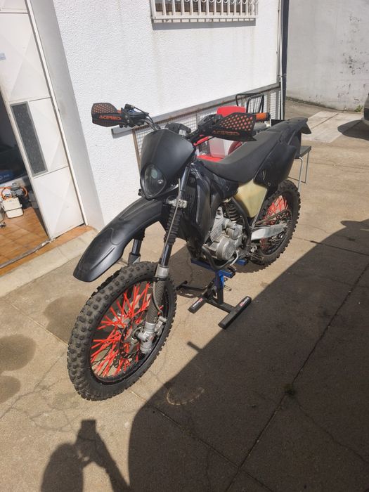 Mota AJP 200 PR4