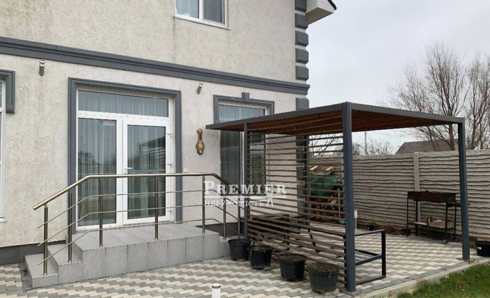 В продаже шикарный дом в Фонтанке