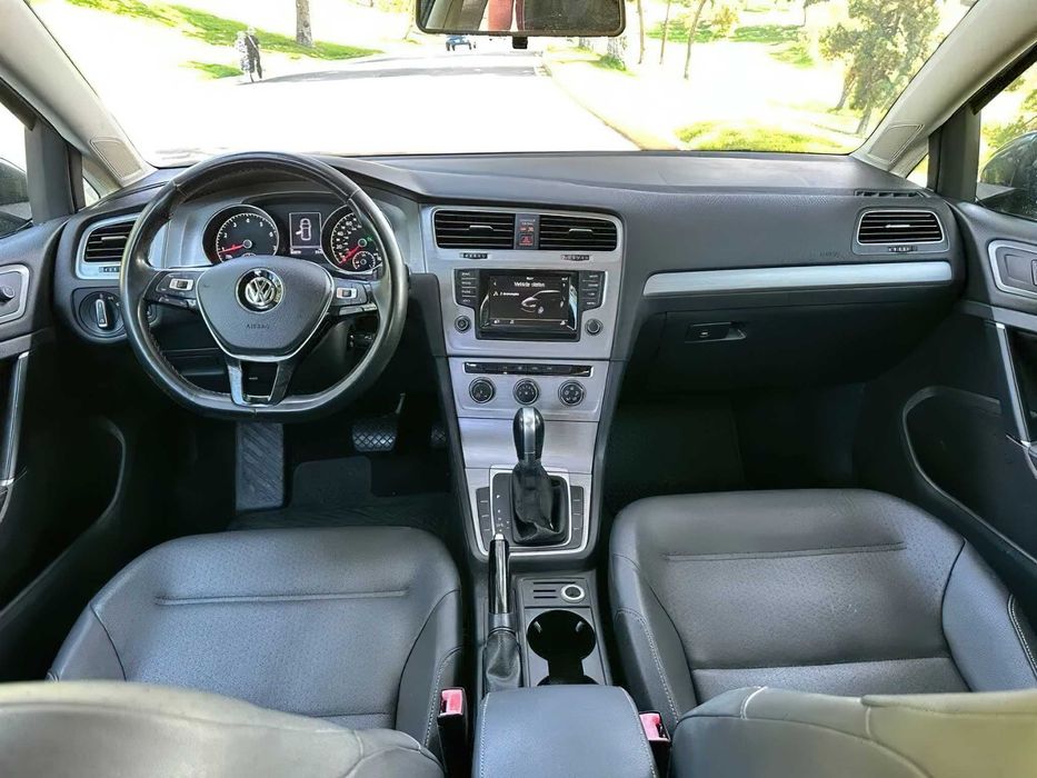 Volkswagen Golf      2015