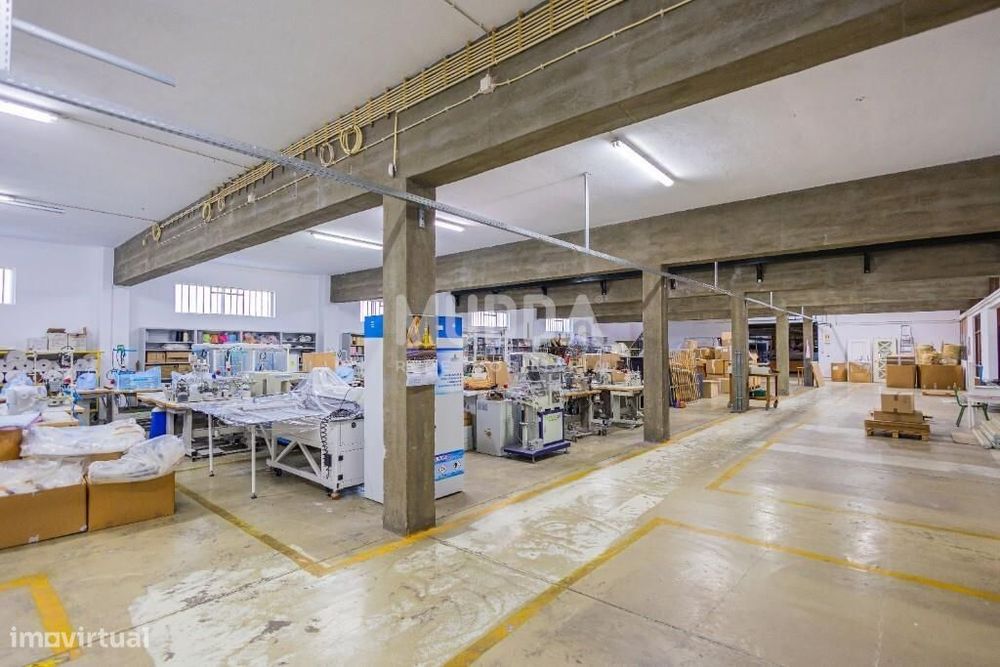 Armazém Industrial de Excelência para Venda – Zona Industrial de Corte