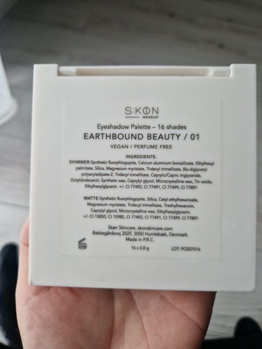 Paleta cieni do powiek z pędzlem zestaw 16 kolorow skon copenhagen