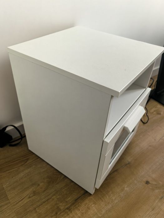 Mesa de cabeceira ikea