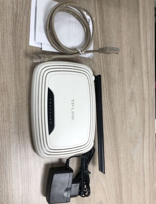 Роутер  wi-fi tp-link TL-WR740N.