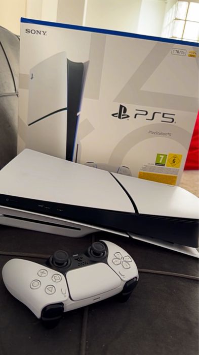 Playstation 5 com 1 comando