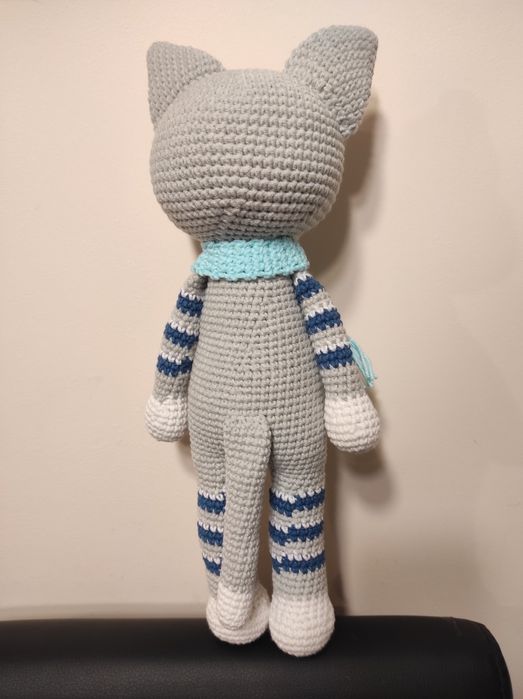 Kotek w paski robiony szydełkiem