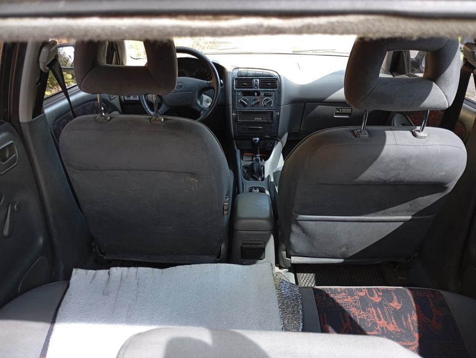 Тойота авенсіс,1.6, бензин