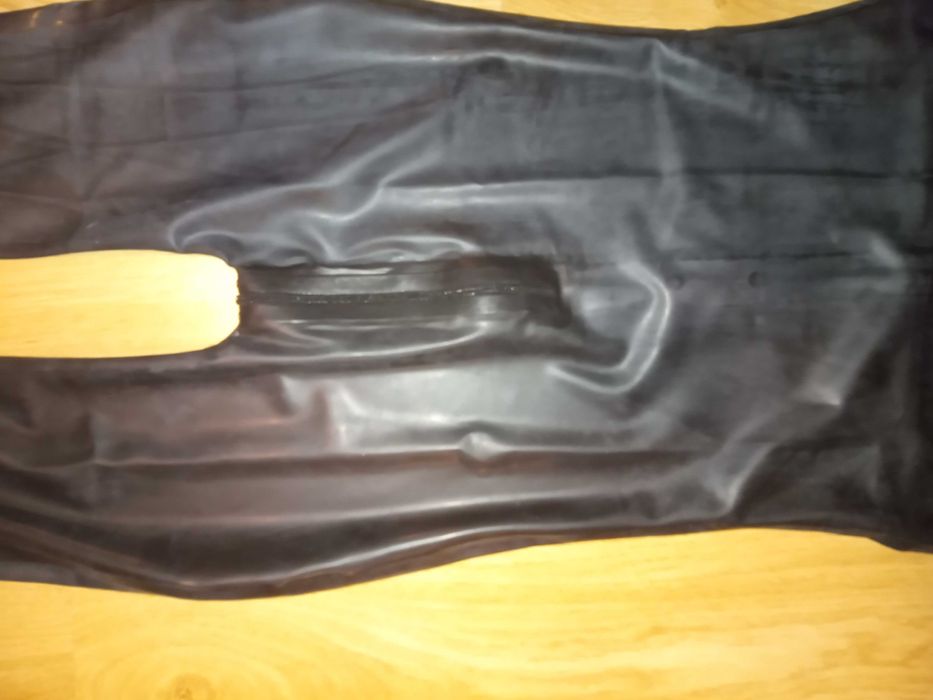 892/ OD RĘKI Kombinezon suit latex lateks 0,4mm bez rękawów czarny M