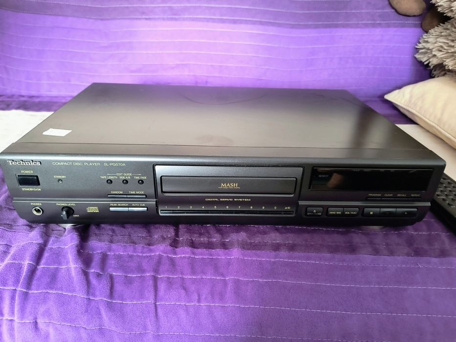 Sprzedam używany odtwarzacz płyt kompaktowych Technics SL-PG570A