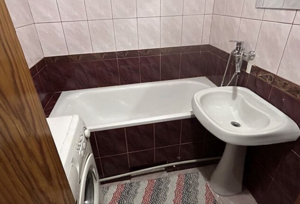 ПРОДАЖ 2 кім просп. Злуки (не під держпрограми)