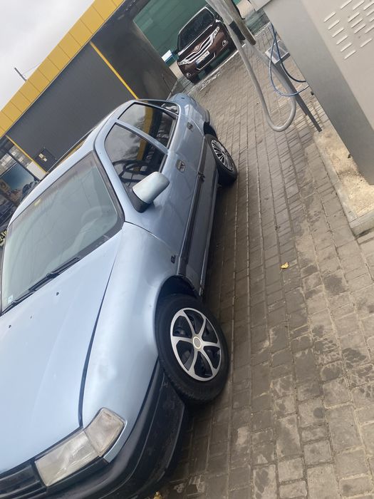 Опель «Вектра А» 1993