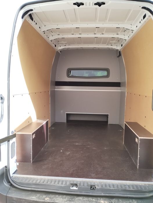 Zabudowa ścian i podłogi RENAULT MASTER L3 BRYGADA