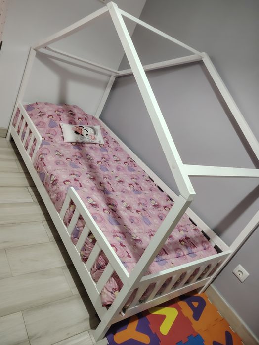 Cama infantil formato casinha