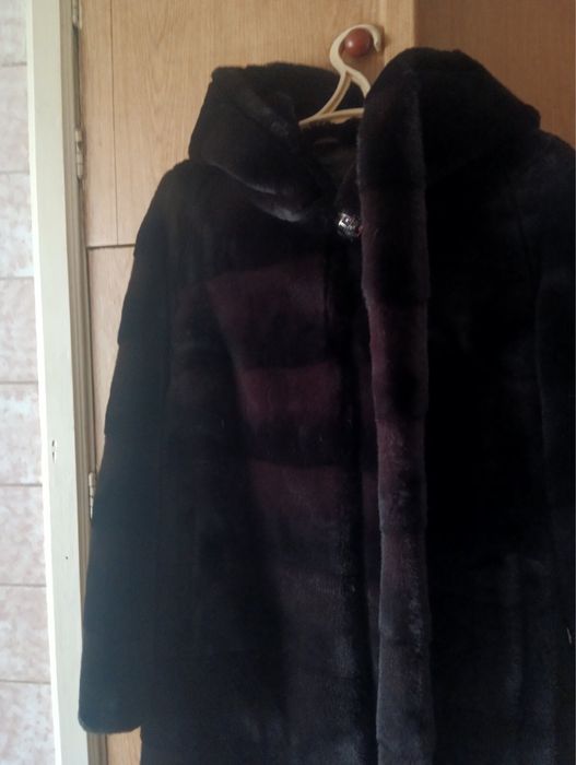 Продам гарну шубу із штучного  хутра