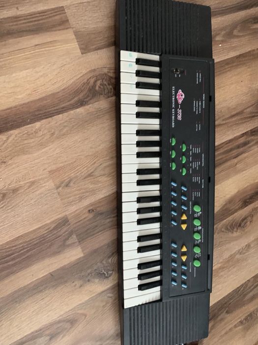 Синтезатор електронний(піаніно)